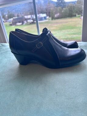 Size 10 Naturalizer Orilla Black Leather Low Heel slip on trouser shoes-